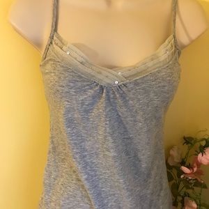 Built-in bra v-neck tank
